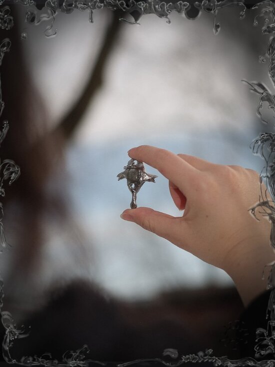 Insect pendant - Picture 3 of 3